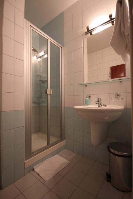 Relax Inn Soporna Room photo