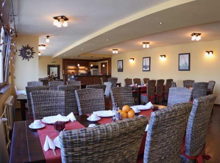 Relax Inn Soporna Exterior photo