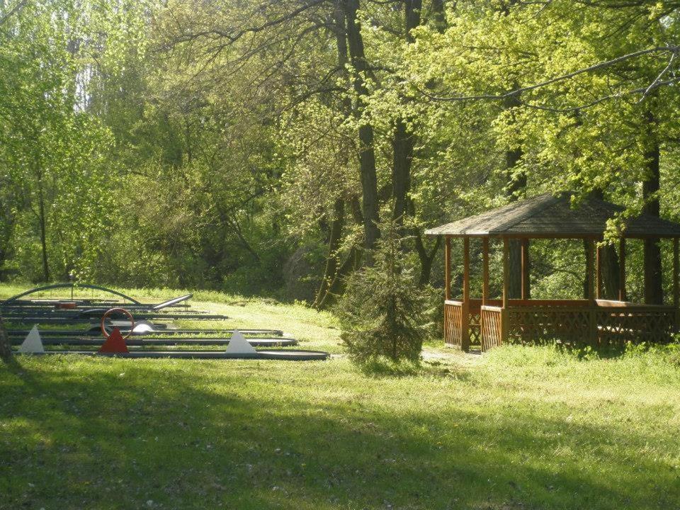 Relax Inn Soporna Exterior photo